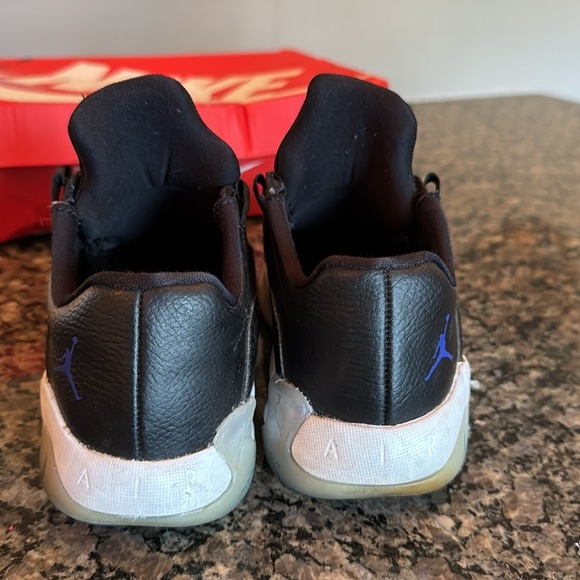 Jordan Kids Black and Blue Athletic Shoes 7Y - Picture 5 of 15